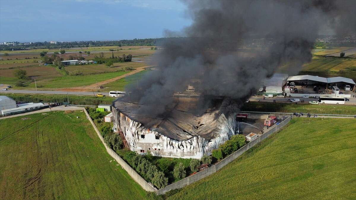 Patates cipsi fabrikasında korkutan yangın! Kullanılamaz hale geldi 3
